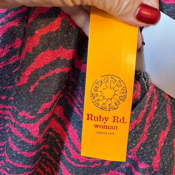 NWT FUSCIA/BLACK Cowl Neck Top PERFECT for FALL/WINTER 3X PLUS #CL - Picture 8 of 9